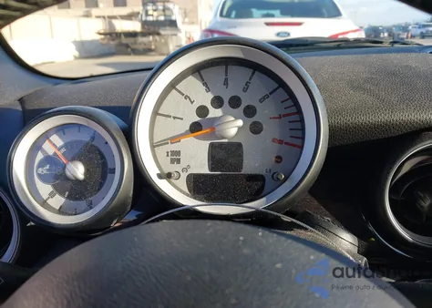 2009 Mini Cooper z USA, uszkodzony, nr VIN WMWMR33539TU96257